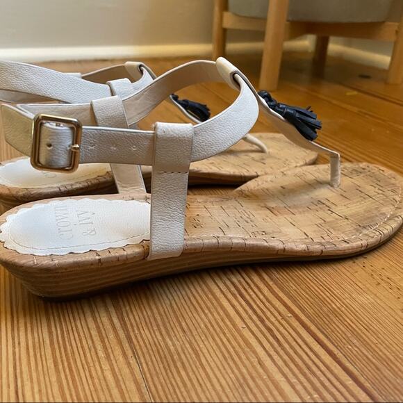 Crown and Ivy beige leather navy tassel wedge thong sandal SIZE 9M - Picture 3 of 7